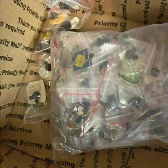 Lot of 25 Disney Pins – No Duplicates! Perfect for Collectors or Trading - Picture 3 of 3
